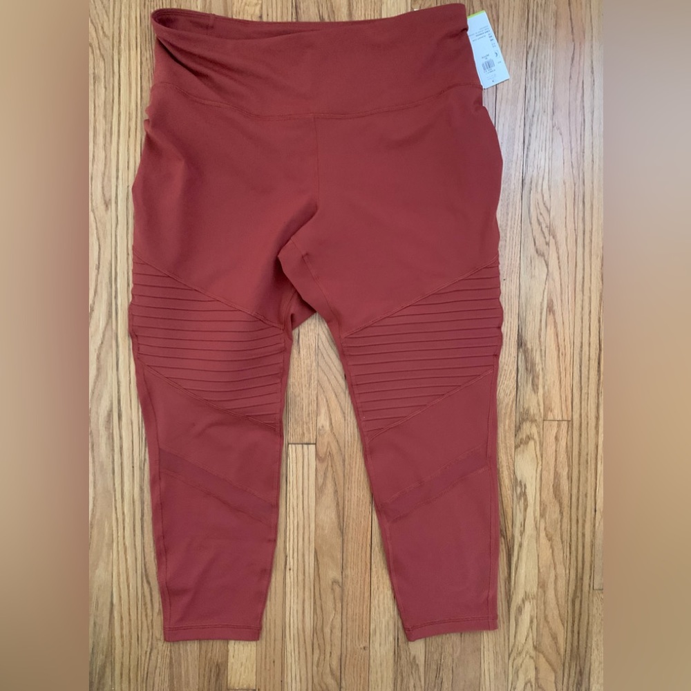 💜💜 OLD NAVY Elevate Leggings-XLP💜💜